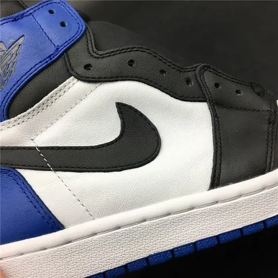 AIR JORDAN 1 RETRO 