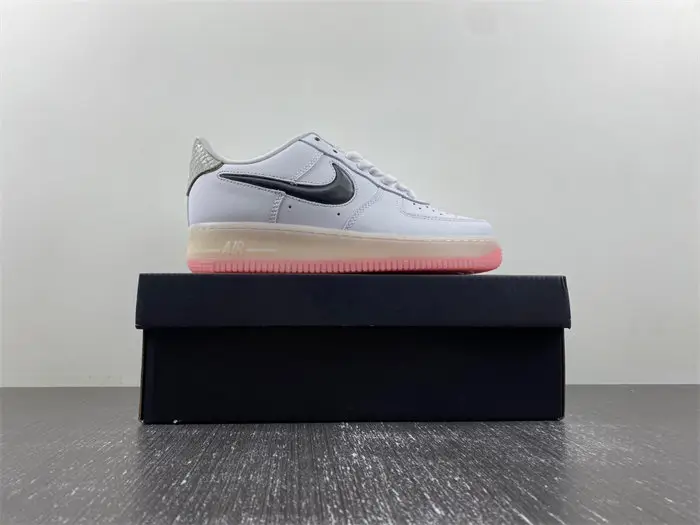 Nike Air Force 1 Low 