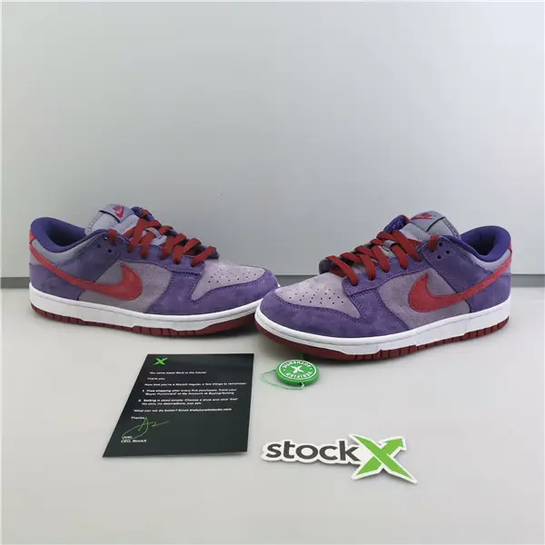NIKE DUNK LOW 