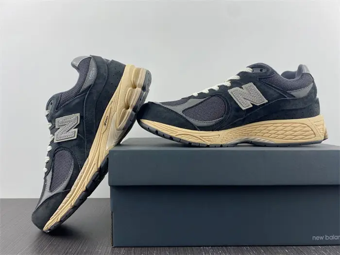 New Balance 2002R Black Dark Grey 