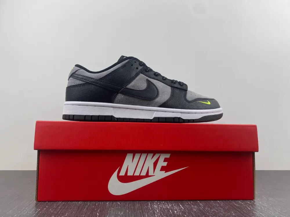 Nike Dunk Low 'Black Grey Green Strike' 