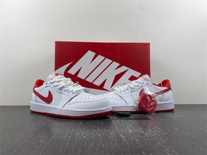 Jordan 1 Retro Low OG University Red 