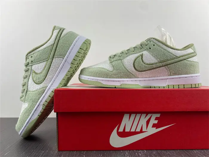 Nike Dunk Low SE Fleece Pack Honeydew 