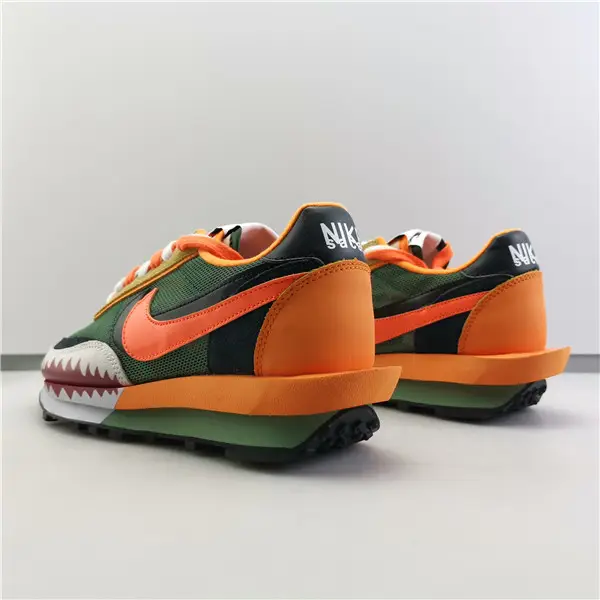 Sacai x Nike LVD Waffle Daybreak BV0073 
