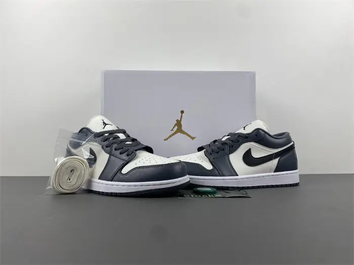 Air Jordan 1 Low 
