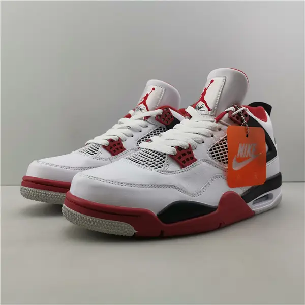 AIR JORDAN 4 