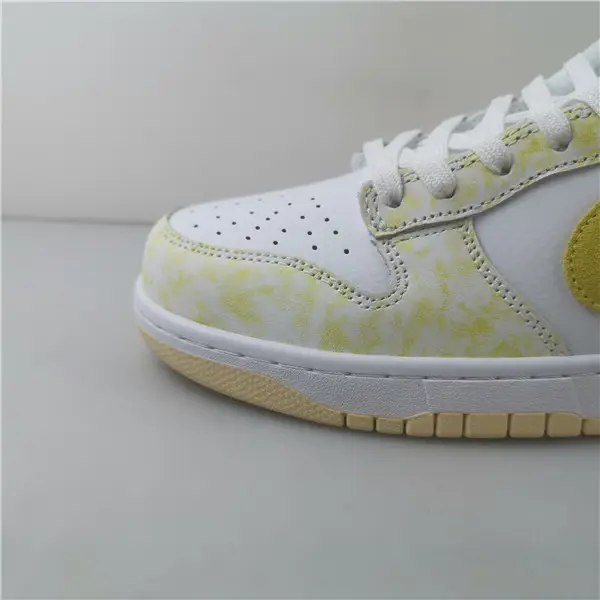Nike Dunk Low Yellow Strike (W) 