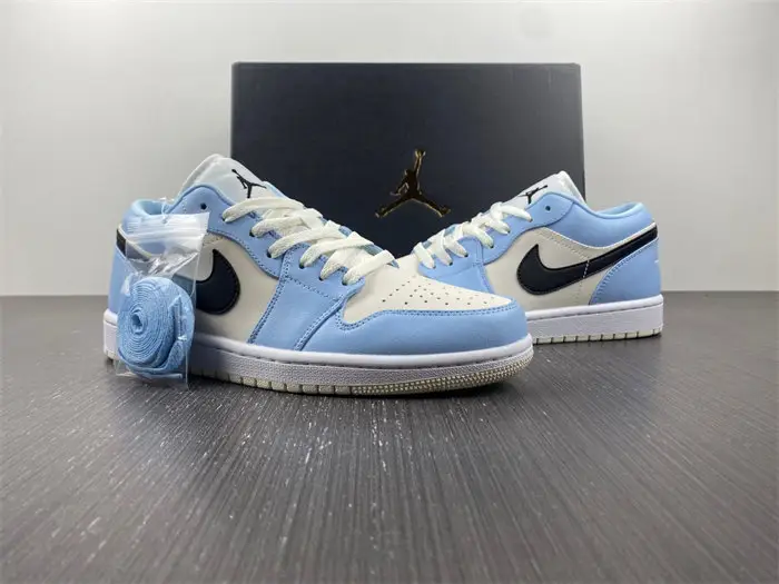 Air Jordan 1 Low 