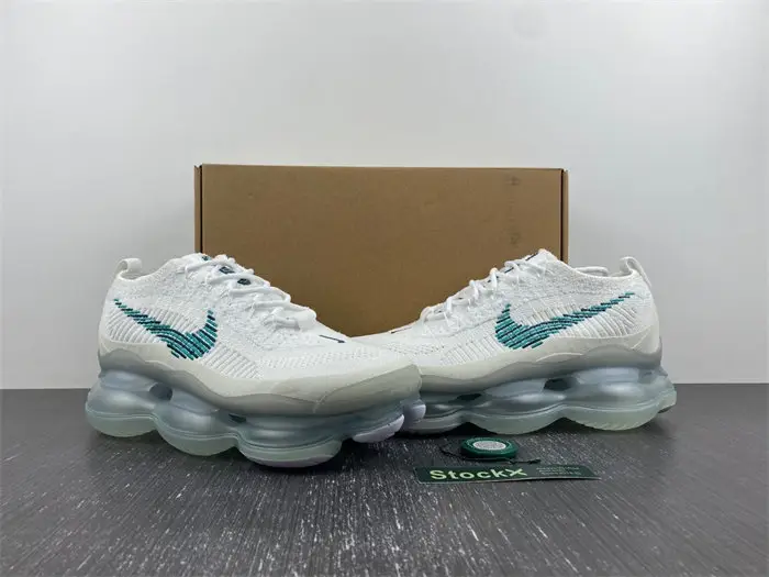 Nike Air Max Scorpion  CBA670
