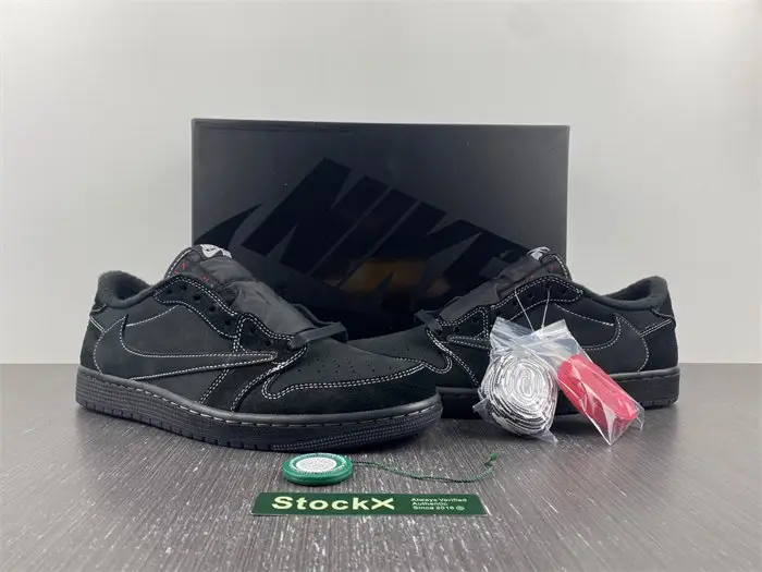 Travis Scott x Air Jordan 1 Low OG  DCA124