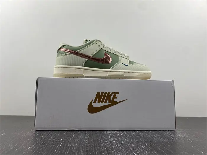 Nike Dunk Low Retro PRM Kyler Murray Be 1 of One 