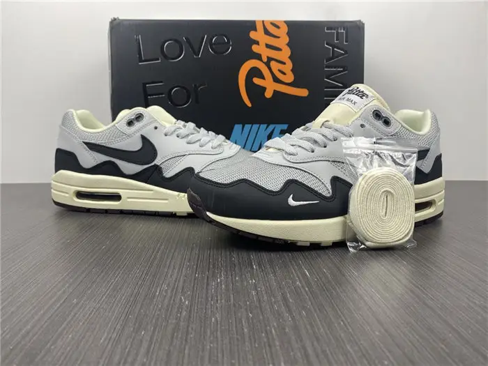 Patta x Nike Air Max 1 