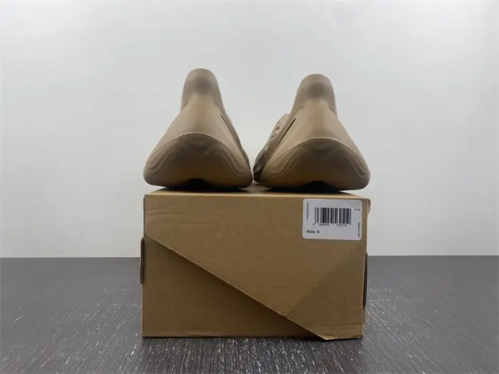 adidas Yeezy Foam RNR Clay Taupe 