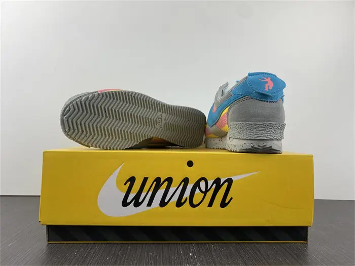Nike Cortez Union Light Smoke 