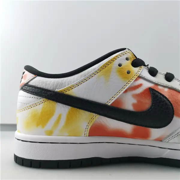 NIKE SB DUNK LOW 