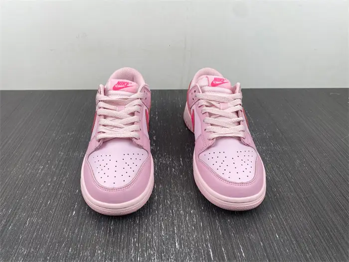 Nike Dunk Low GS Triple Pin 