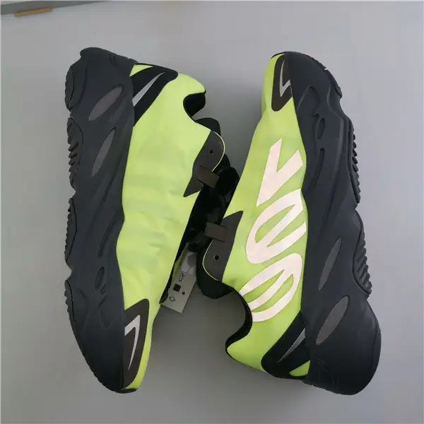 Yeezy Boost 700 MNVN 