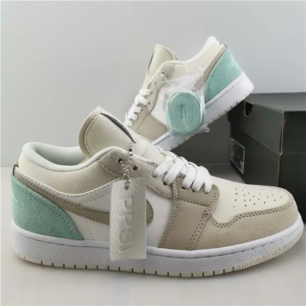 Air Jordan 1 Low 