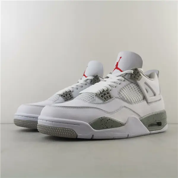 AIR JORDAN 4 