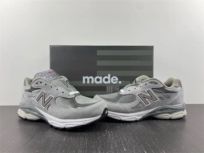 New Balance 990v3 Grey 