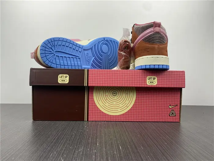 Social Status x Nk SB Dunk Mid 