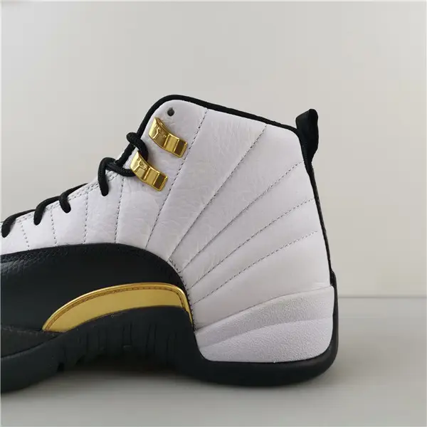 Air Jordan 12 