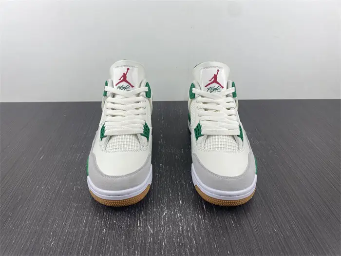 Jordan 4 Retro SB Pine Green 