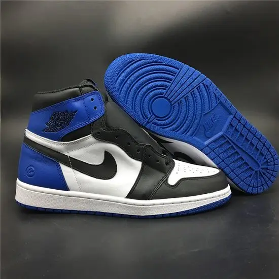 AIR JORDAN 1 RETRO 