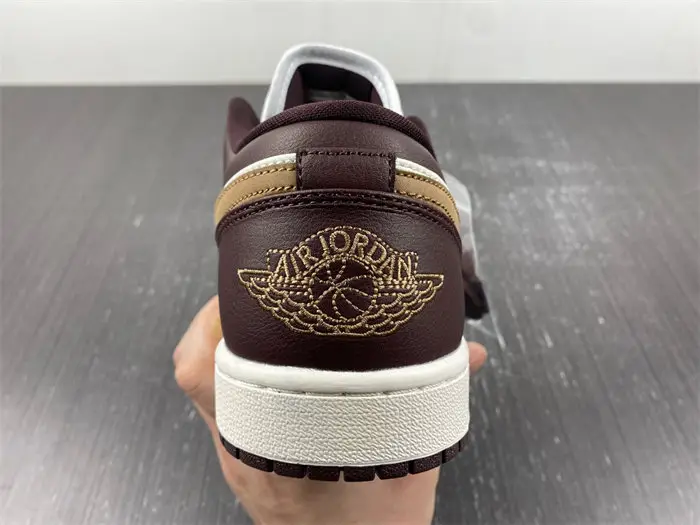 Air Jordan 1 Low 