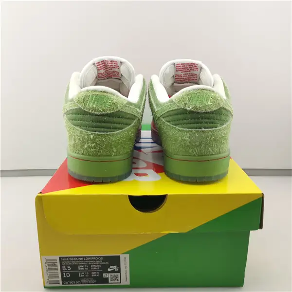 NIKE SB DUNK 