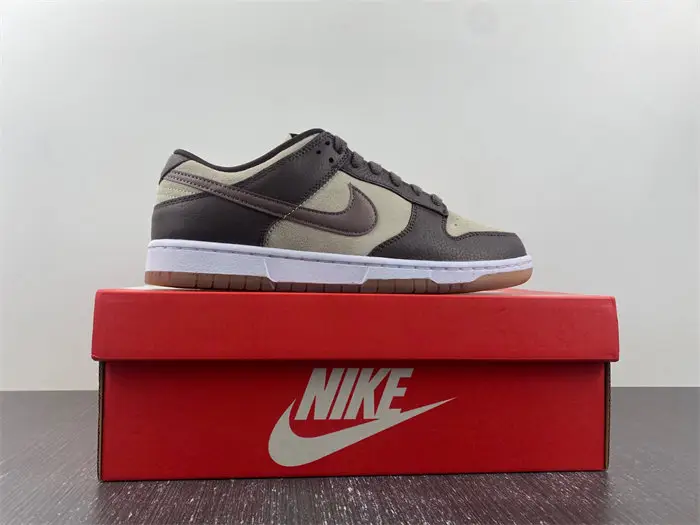 Nike Dunk Low Plum Eclipse 