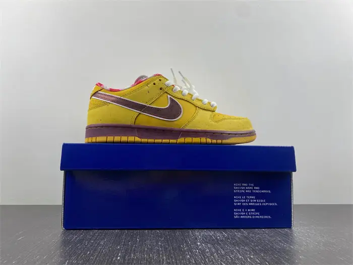 Nike SB Dunk Low Yellow Lobster 