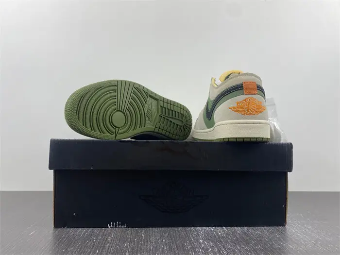 Air Jordan 1 Low 