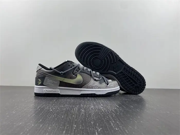 Nike Dunk Low MOON 