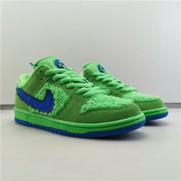 GRATEFUL DEAD X NIKE SB DUNK LOW 
