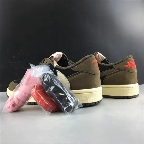 Jordan 1 Retro Low OG SP Travis Scott 