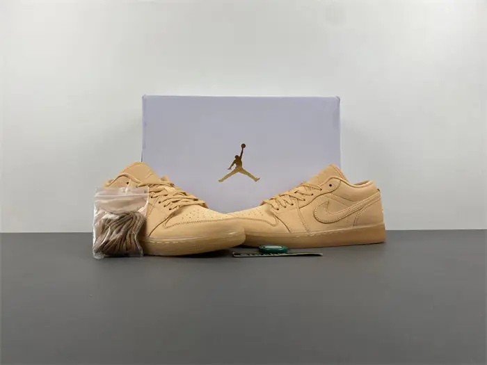 Air Jordan 1 Low SE 