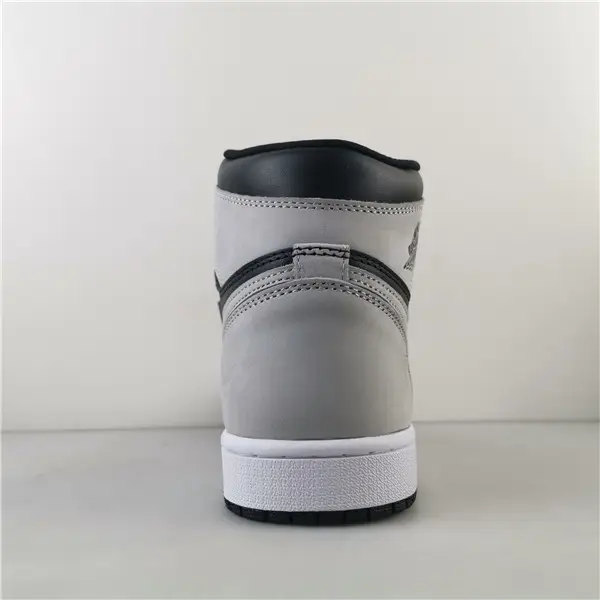 Jordan 1 Retro High Black White Light Smoke Grey 