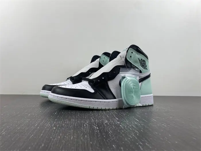 Jordan 1 Retro High Igloo 