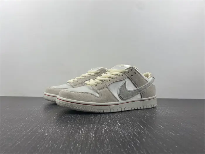Nike SB Dunk Low City of Love 