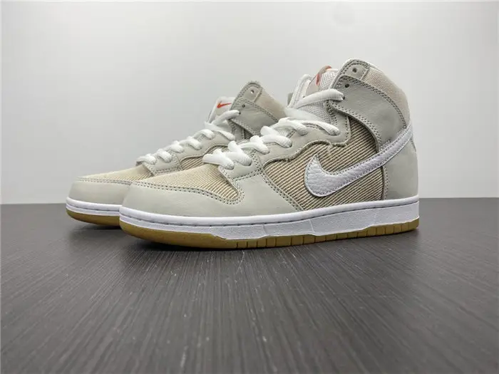 SB Dunk Hi Nike SB Dunk High 