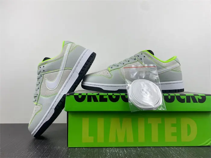 Dunk Low Oregon PE 