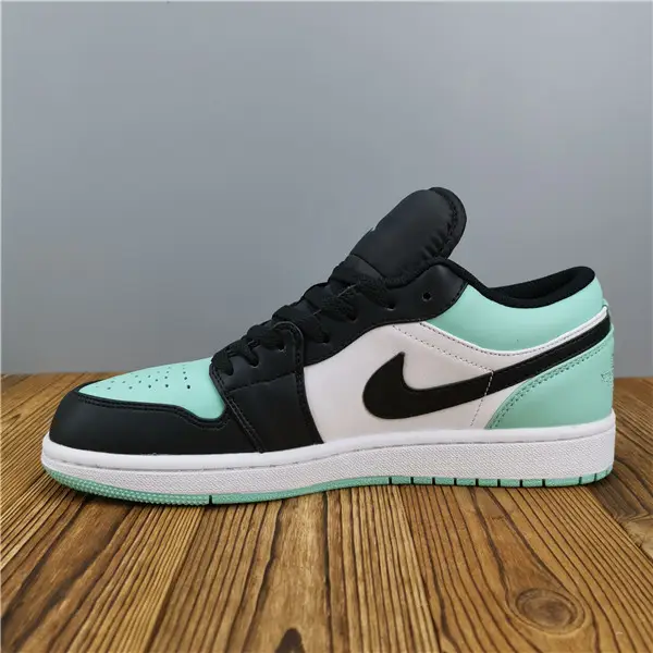 Air Jordan 1 Low Emerald Toe 