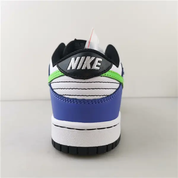 NIKE DUNK LOW WOMEN'S 'GREEN STRIKE' 