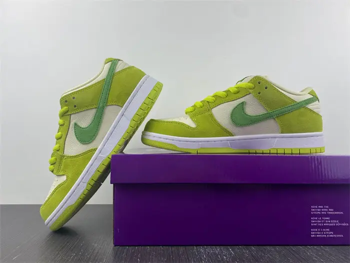 Nike SB Dunk Low Green Apple 