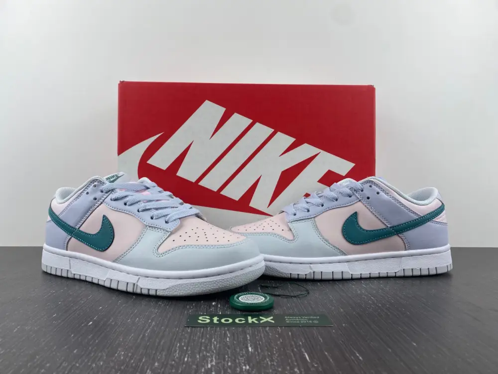 Nike Dunk Low GS 