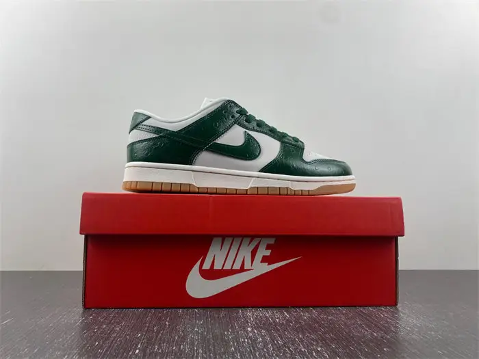 Nike Dunk Low LX 