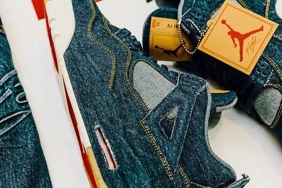Air Jordan 4 Retro Levi's (Correct Laces 