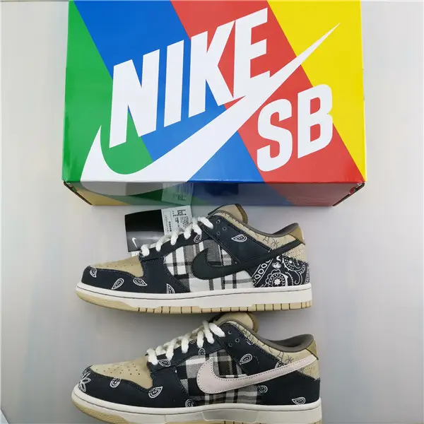 Nike SB Dunk Low Travis Scott 