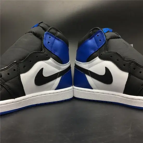 AIR JORDAN 1 RETRO 